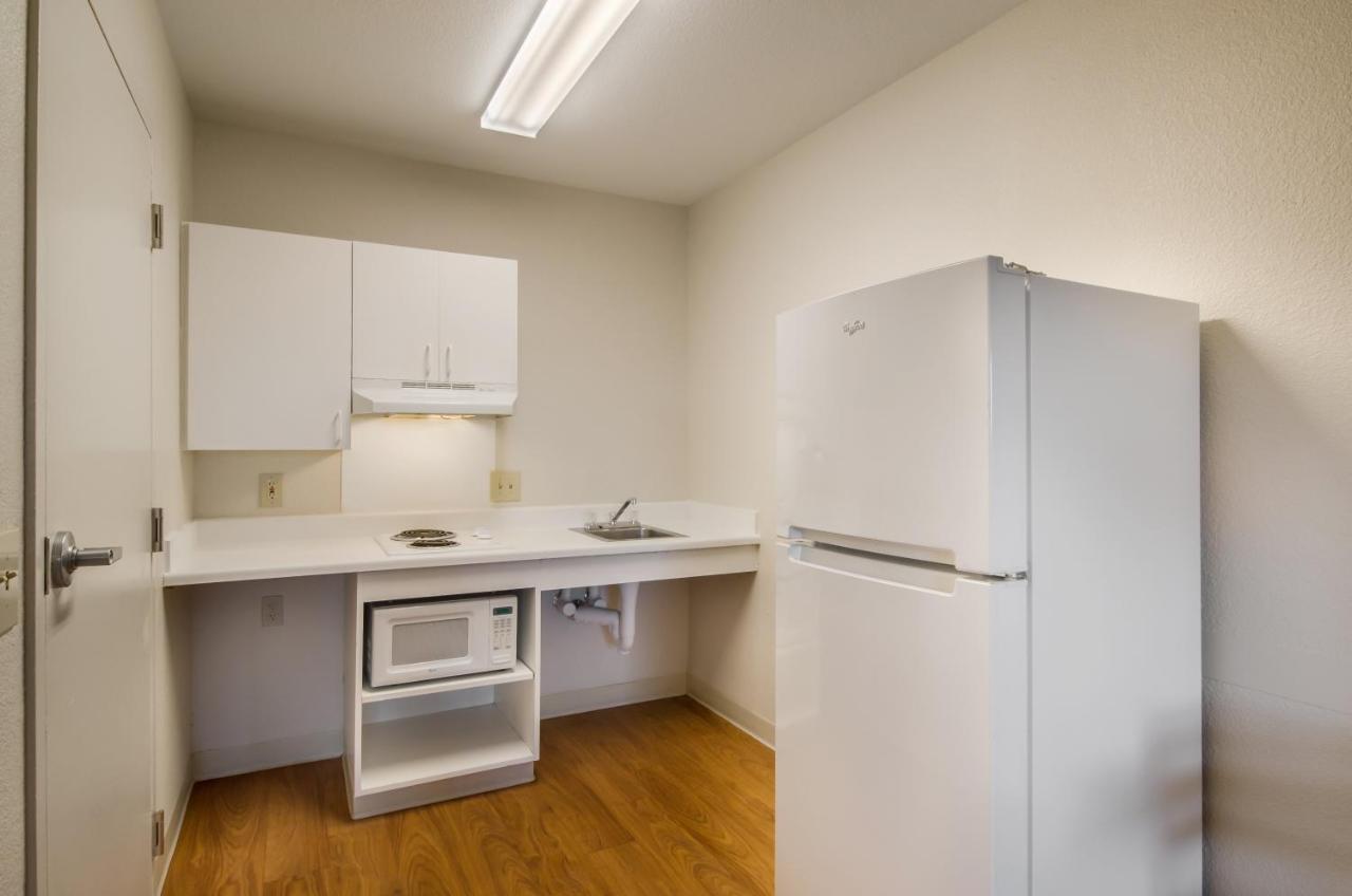 Hometowne Studios By Red Roof Denver - Glendale/ Cherry Creek Exteriör bild