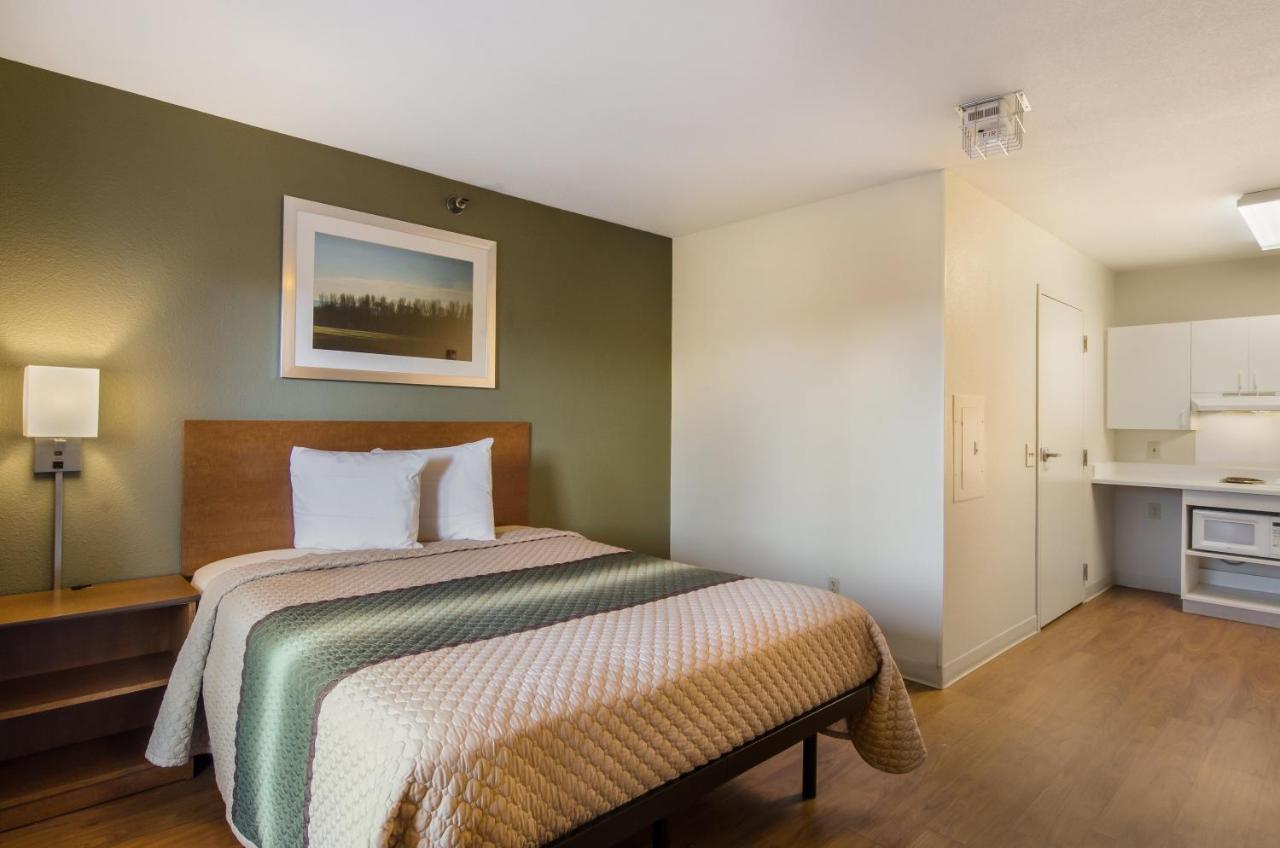 Hometowne Studios By Red Roof Denver - Glendale/ Cherry Creek Exteriör bild